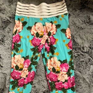 Cute Booty Lounge size medium never worn